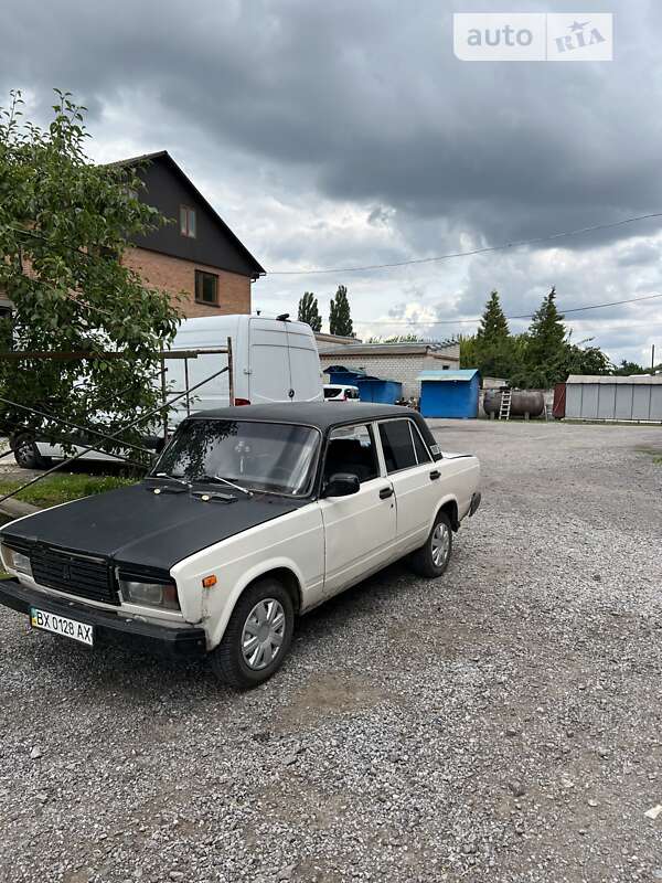 Седан ВАЗ / Lada 2107 1993 в Калиновке