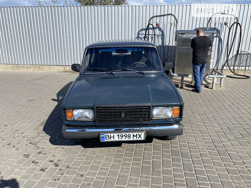 Седан ВАЗ 2107 2003 в 