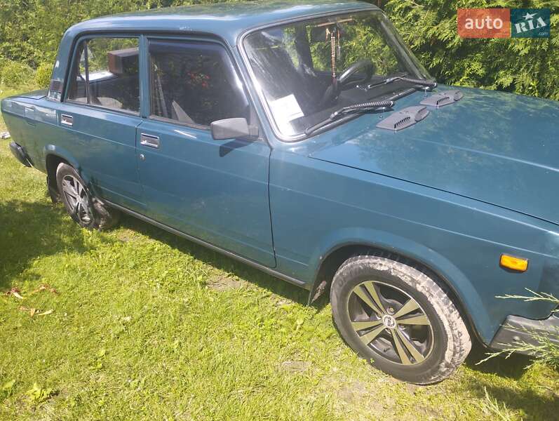 Седан ВАЗ / Lada 2107 2005 в Коростені