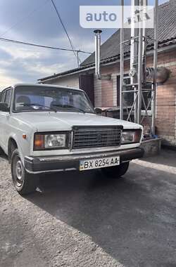 Седан ВАЗ / Lada 2107 2004 в Хмельницькому