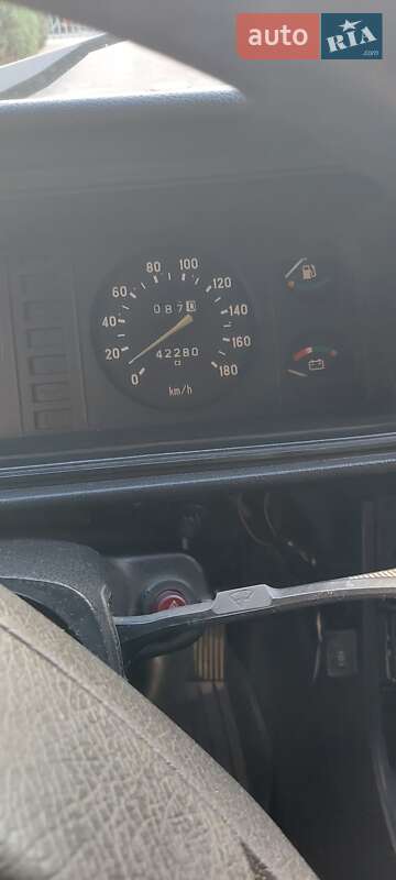 Седан ВАЗ / Lada 2107 2004 в Виноградові