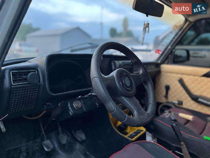 Седан ВАЗ / Lada 2107 1990 в Днепре
