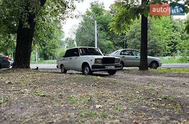 Седан ВАЗ / Lada 2107 1990 в Днепре