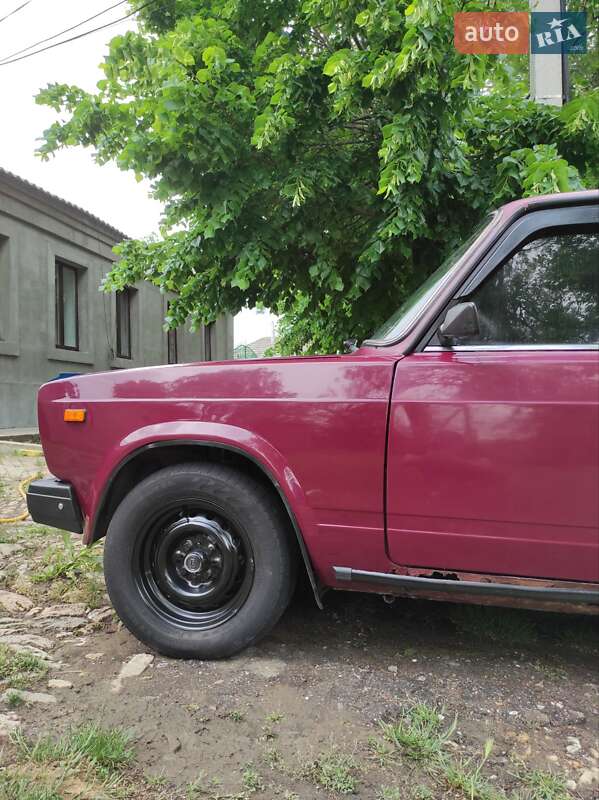 Седан ВАЗ / Lada 2107 2002 в Болграде