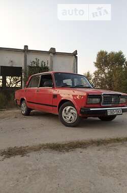 Седан ВАЗ / Lada 2107 1985 в Киеве