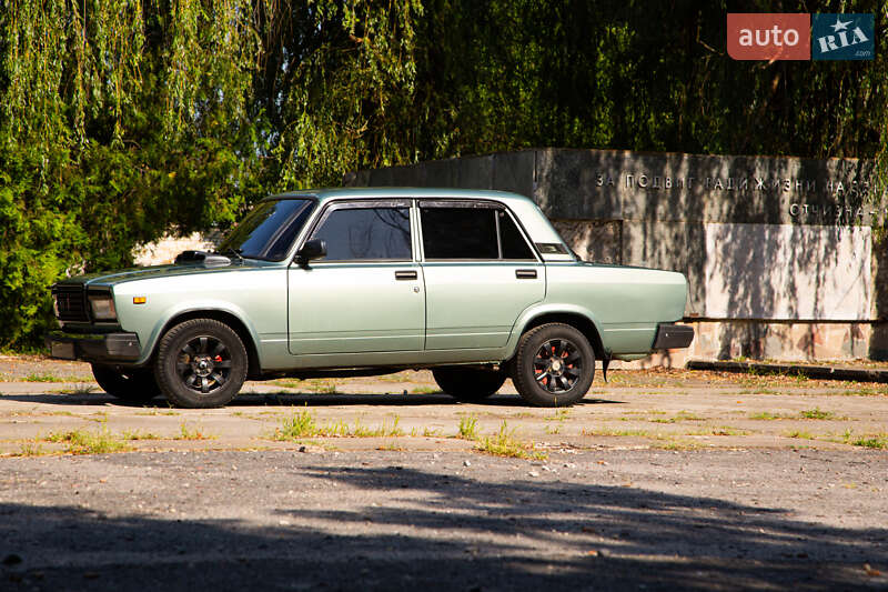 Седан ВАЗ / Lada 2107 2008 в Покровском
