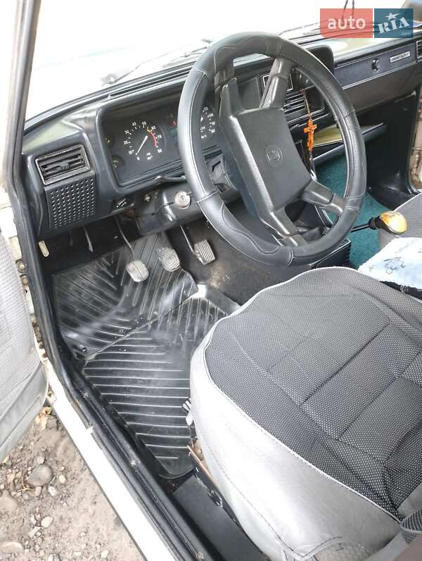 Седан ВАЗ / Lada 2107 1989 в Новояворовске