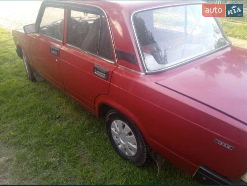 Седан ВАЗ / Lada 2107 1991 в Луцке