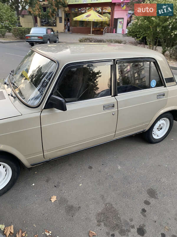 Седан ВАЗ / Lada 2107 1987 в Березанке