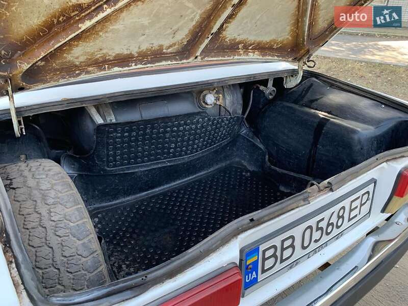 Седан ВАЗ / Lada 2107 1992 в Новомосковске фото 2 Седан ВАЗ / Lada 2107 1992 в Новомосковске