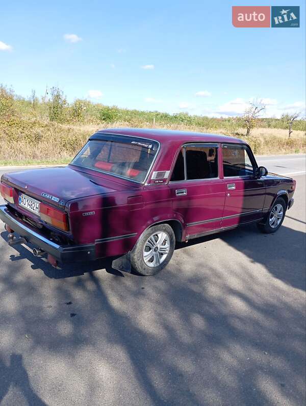 Седан ВАЗ / Lada 2107 2002 в Іршаві