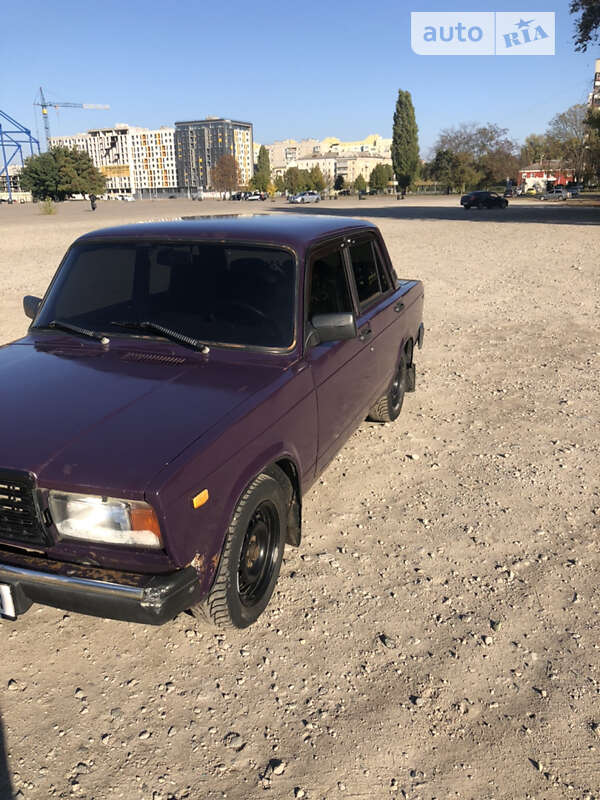 Седан ВАЗ / Lada 2107 2003 в Харькове