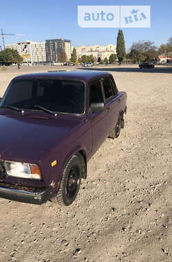 Седан ВАЗ / Lada 2107 2003 в Харькове
