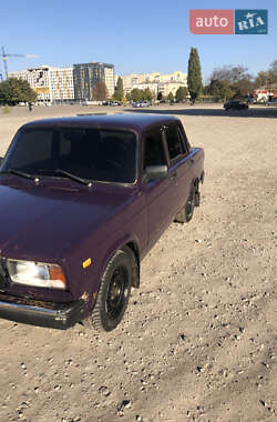 Седан ВАЗ 2107 2003 в 