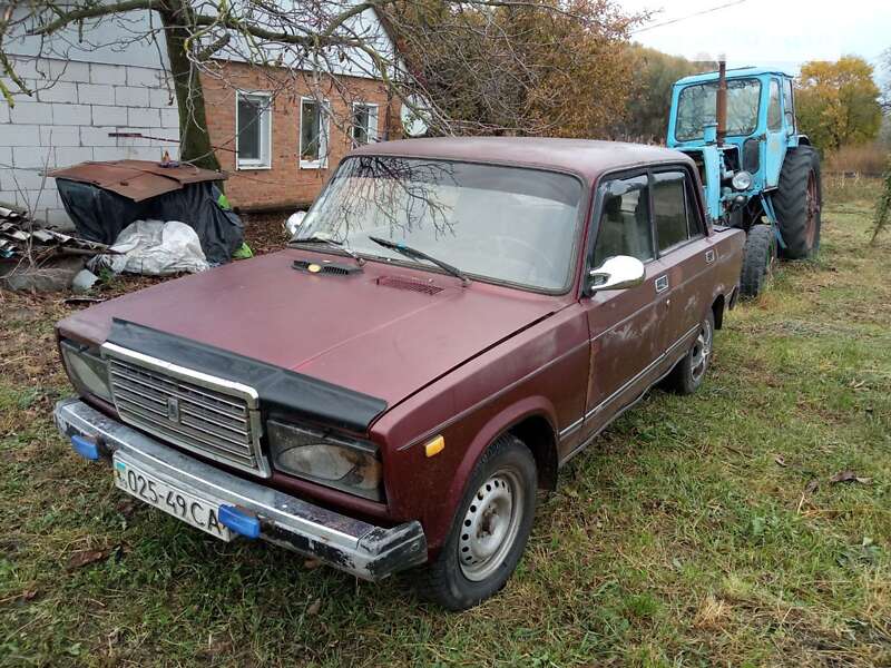 Седан ВАЗ / Lada 2107 1993 в Сумах