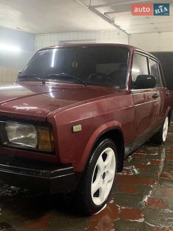 Седан ВАЗ / Lada 2107 1991 в Ужгороде фото 3 Седан ВАЗ / Lada 2107 1991 в Ужгороде