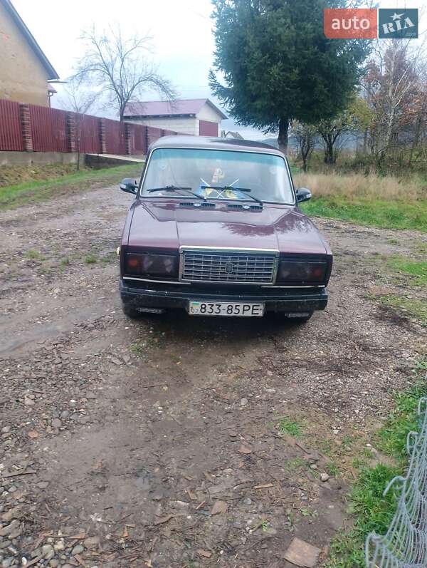 Седан ВАЗ / Lada 2107 2003 в Хусте