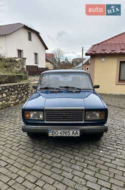 Седан ВАЗ 2107 2004 в 