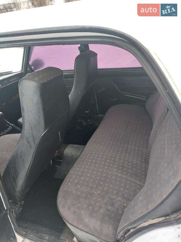 Седан ВАЗ / Lada 2107 2004 в Броварах