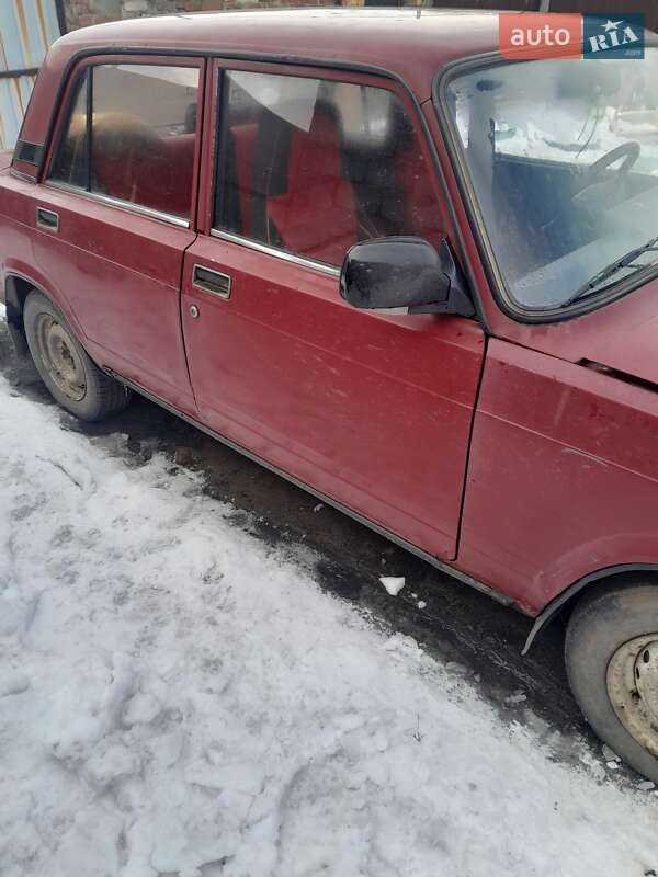 Седан ВАЗ / Lada 2107 2005 в Покровську