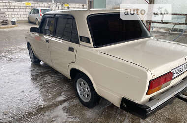 Седан ВАЗ / Lada 2107 1985 в Измаиле