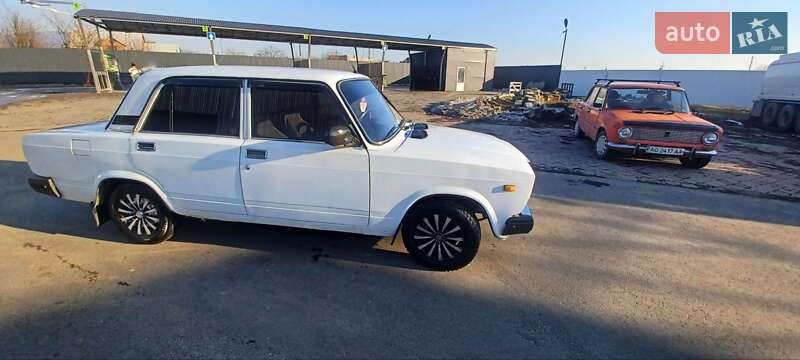 Седан ВАЗ / Lada 2107 2008 в Виноградове