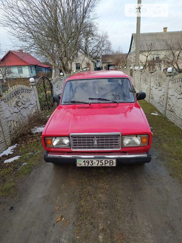 Седан ВАЗ / Lada 2107 1996 в Млиніві