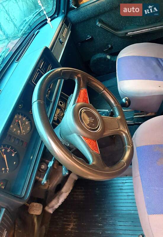 Седан ВАЗ / Lada 2107 1984 в Кривом Роге