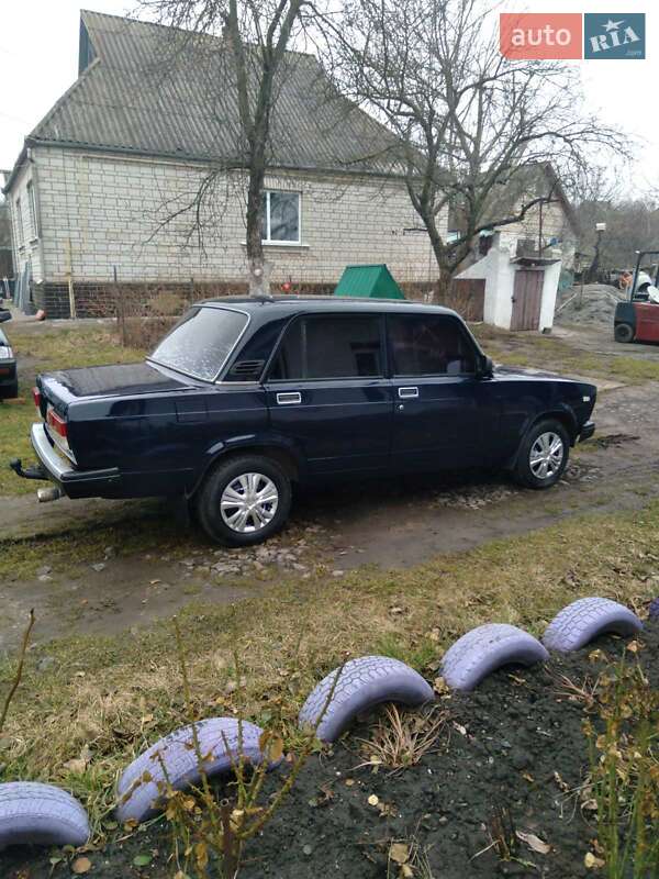 Седан ВАЗ / Lada 2107 2005 в Тетієві