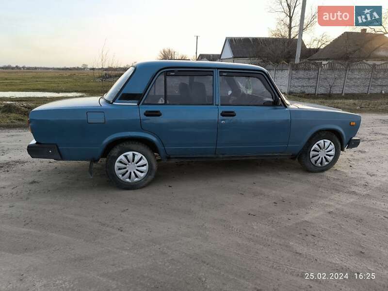 Седан ВАЗ / Lada 2107 2007 в Новомосковске
