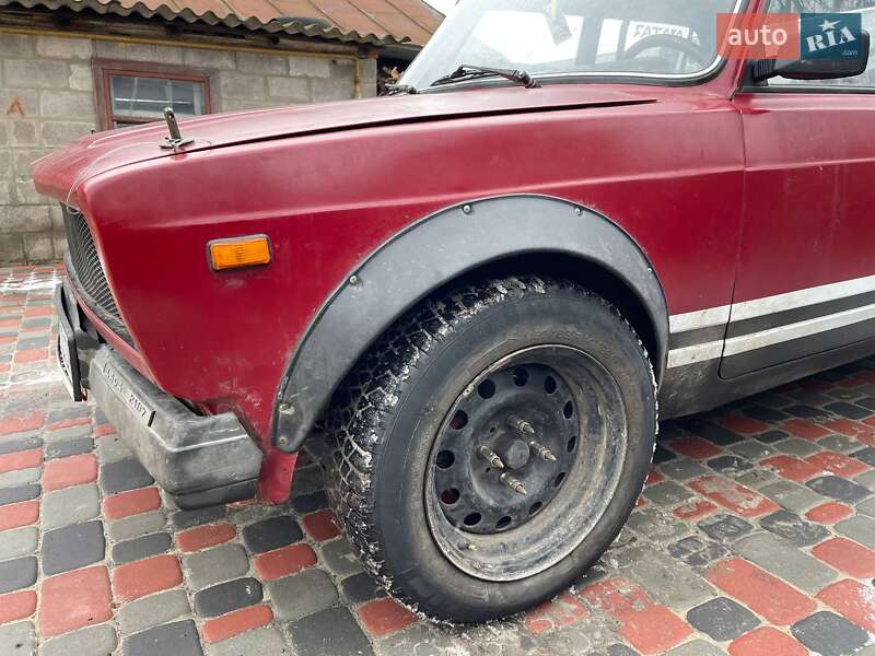 Седан ВАЗ / Lada 2107 2000 в Харкові