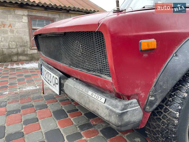 Седан ВАЗ / Lada 2107 2000 в Харкові