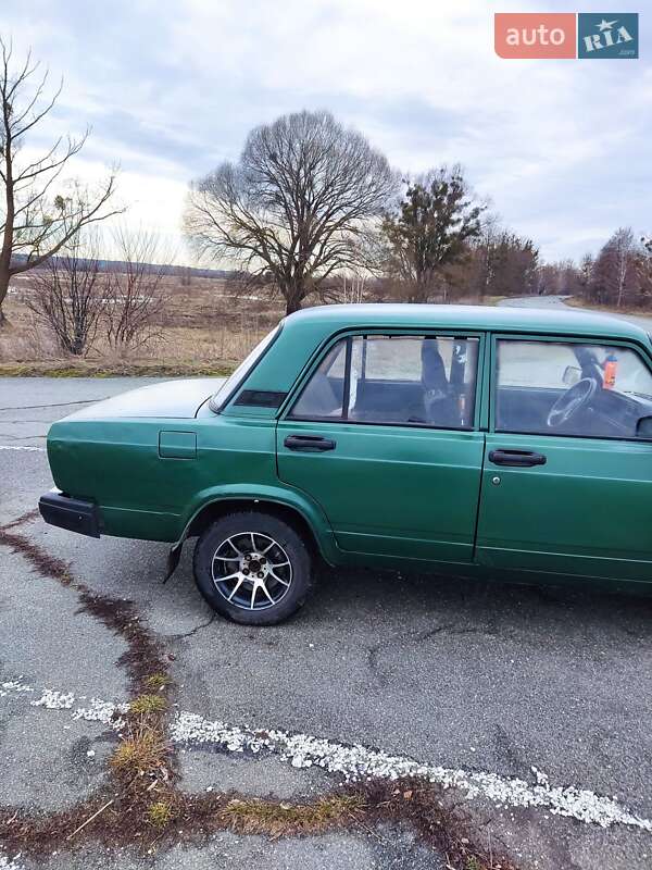 Седан ВАЗ / Lada 2107 1999 в Києві