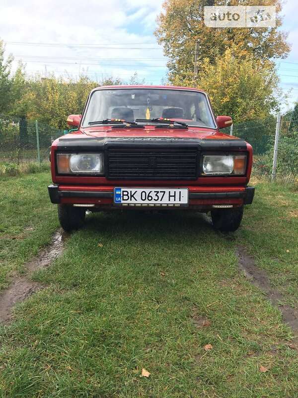 Седан ВАЗ / Lada 2107 1990 в Млинове