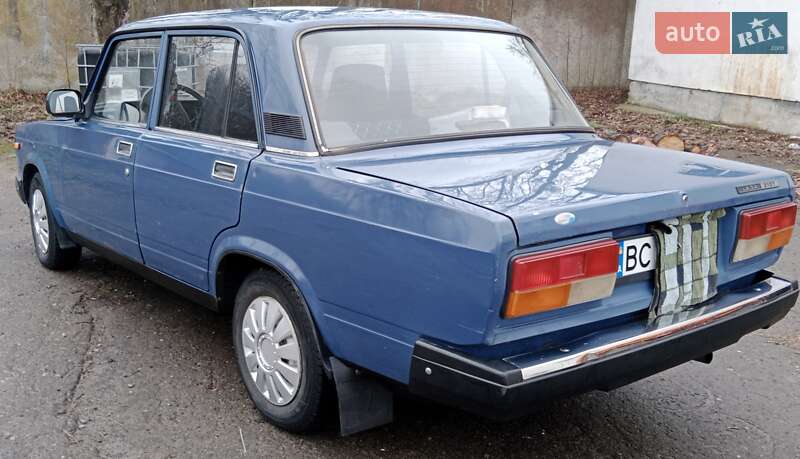 Седан ВАЗ / Lada 2107 2005 в Львові