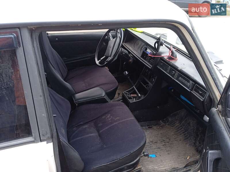 Седан ВАЗ / Lada 2107 1993 в Апостоловому
