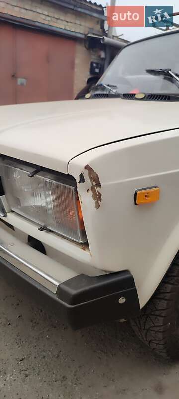 Седан ВАЗ / Lada 2107 1988 в Вишневом фото 6 Седан ВАЗ / Lada 2107 1988 в Вишневом