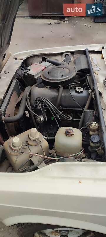 Седан ВАЗ / Lada 2107 1988 в Вишневом фото 8 Седан ВАЗ / Lada 2107 1988 в Вишневом