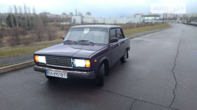 Седан ВАЗ / Lada 2107 2003 в Кривом Роге