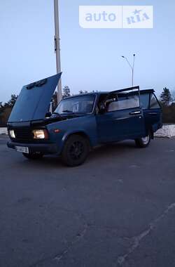 Седан ВАЗ / Lada 2107 2004 в Киеве