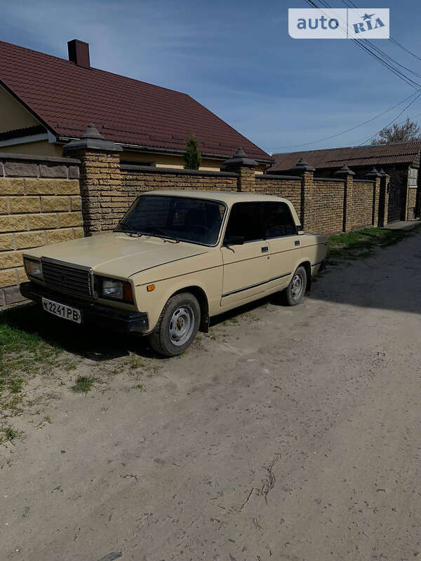 Седан ВАЗ / Lada 2107 1989 в Костополе