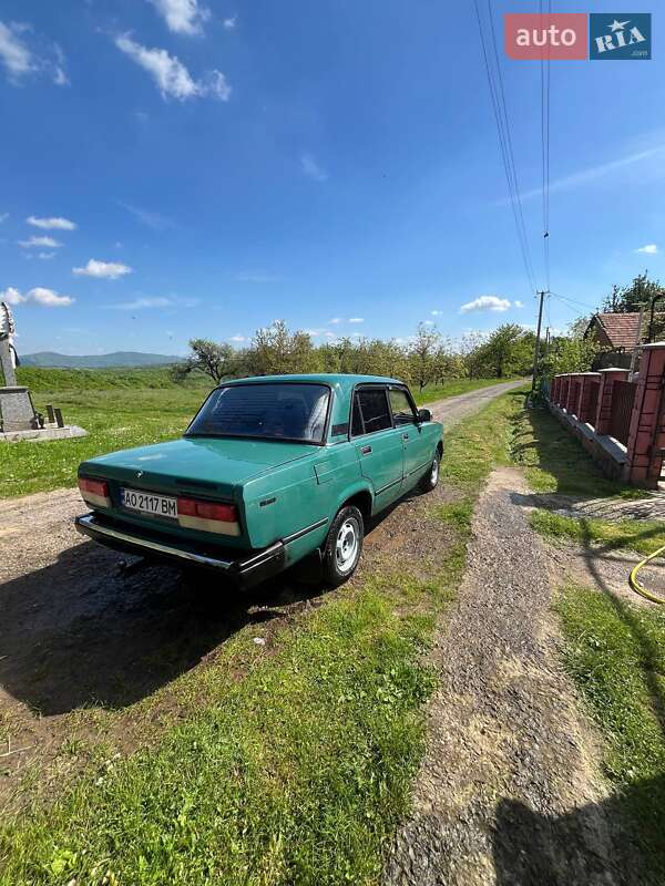 Седан ВАЗ / Lada 2107 2004 в Ужгороде