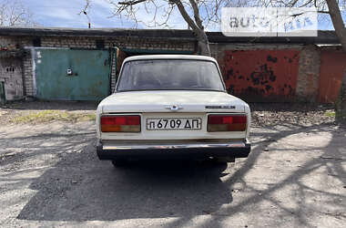 Седан ВАЗ / Lada 2107 1985 в Кривом Роге