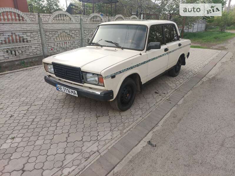 Седан ВАЗ / Lada 2107 1990 в Кривом Роге