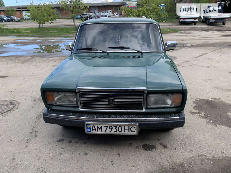 Седан ВАЗ / Lada 2107 2004 в Ивано-Франковске
