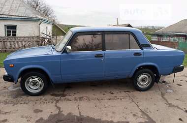 Седан ВАЗ / Lada 2107 2005 в Умани