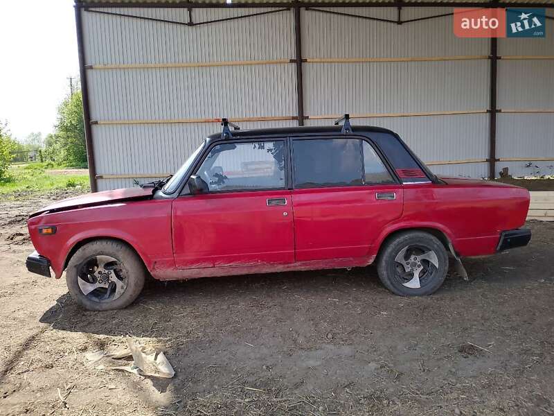 Седан ВАЗ / Lada 2107 1984 в Стрые
