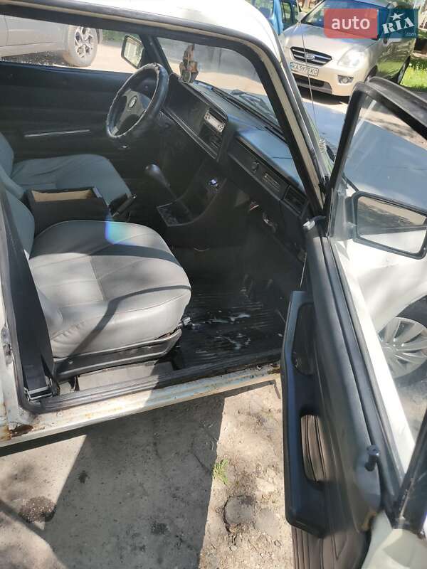 Седан ВАЗ / Lada 2107 1990 в Киеве фото 7 Седан ВАЗ / Lada 2107 1990 в Киеве