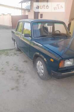 Седан ВАЗ / Lada 2107 2005 в Черновцах