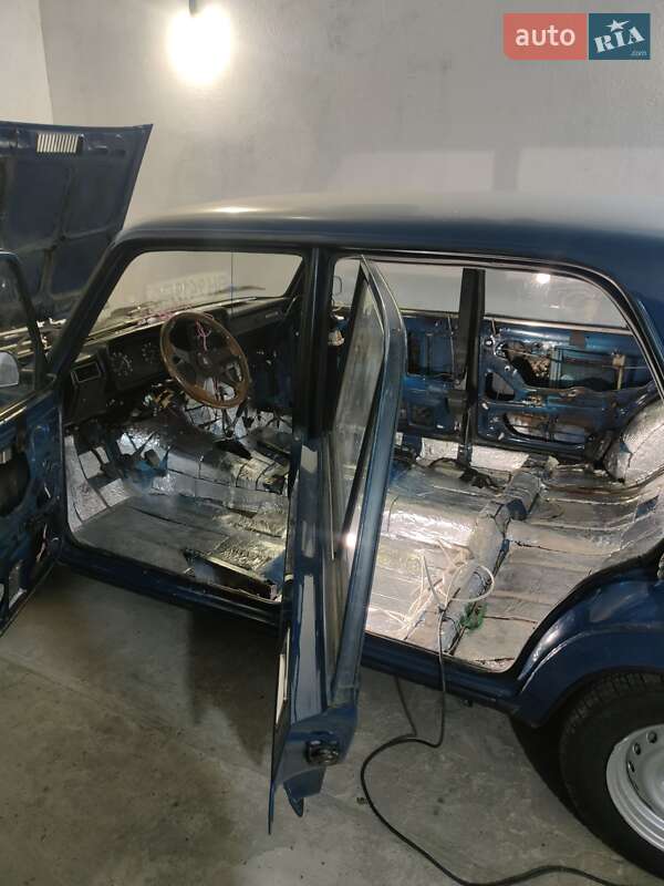Седан ВАЗ / Lada 2107 2002 в Одесі